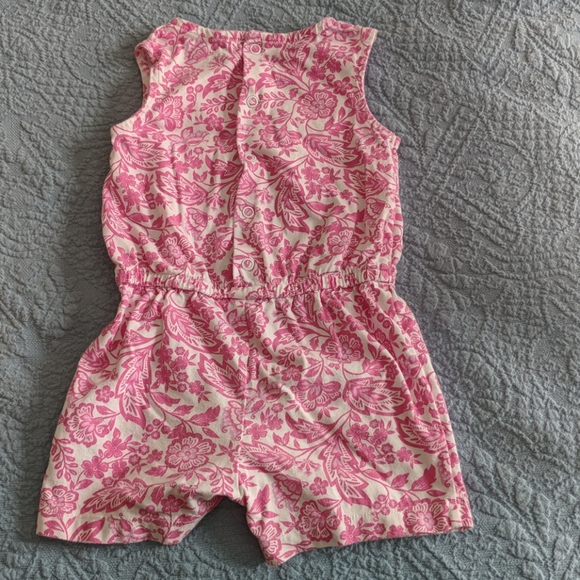 Sandles & 2 one piece outfits - Picture 6 of 9